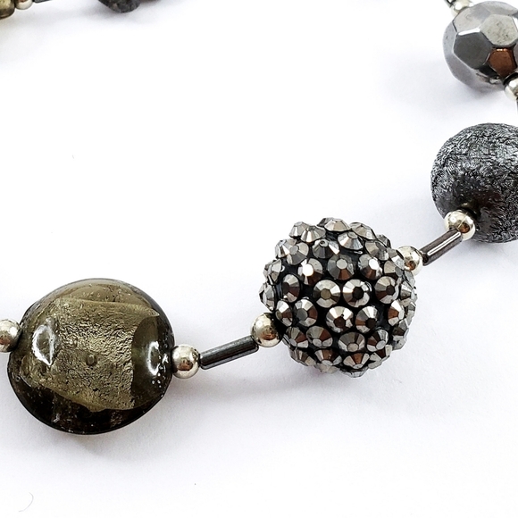 Art glass necklace with colors in grey, silver and metallic silver - Picture 9 of 16